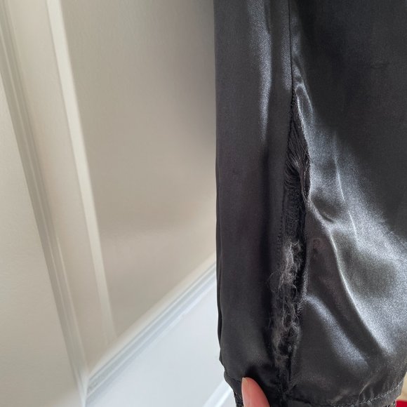 Stunning Black and Gold Cocktail Dress with stunning gold zipper back sz xs - Picture 5 of 5